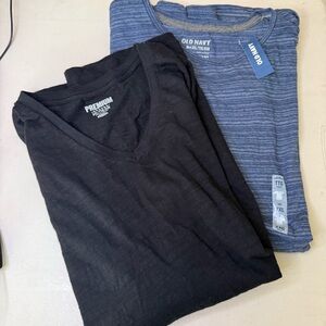 XXL men’s Old Navy T-shirts, navy and black V-neck NWT and like new